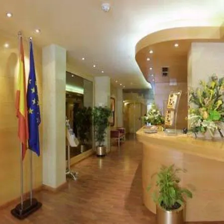 Atlantis By Atbcn מלון 3*