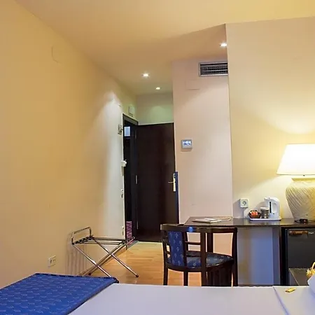 Atlantis By Atbcn Hotel 3*