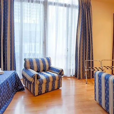 Atlantis By Atbcn Hotel 3*