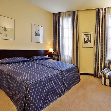 Atlantis By Atbcn Hotel 3*