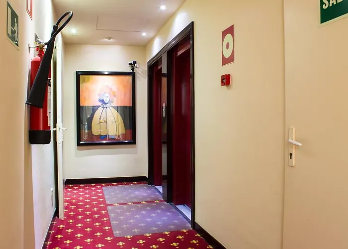 Atlantis By Atbcn Hotel 3*